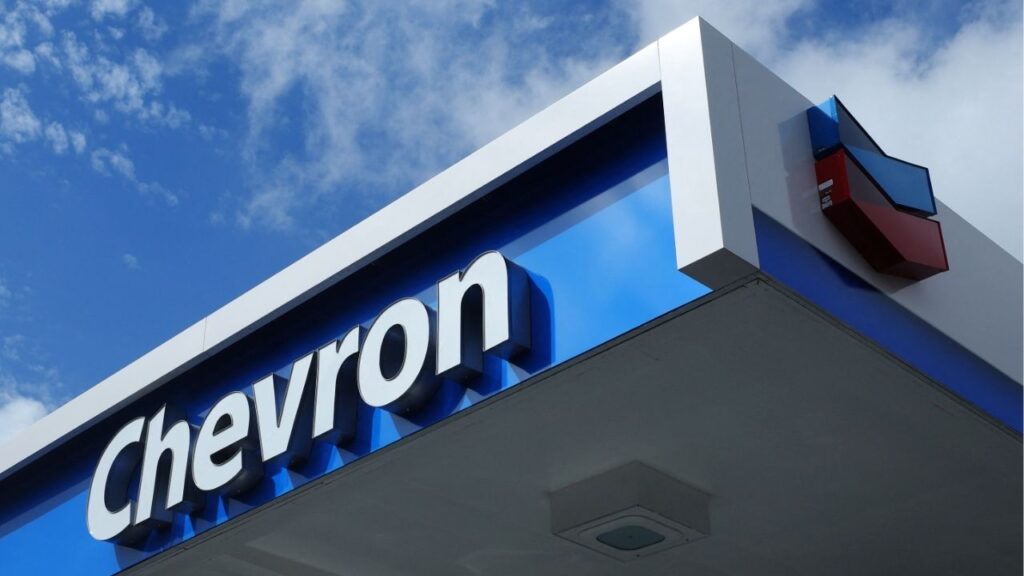 A Chevron gas station sign is seen in Austin, Texas, U.S., October 23, 2023. (REUTERS/Brian Snyder)