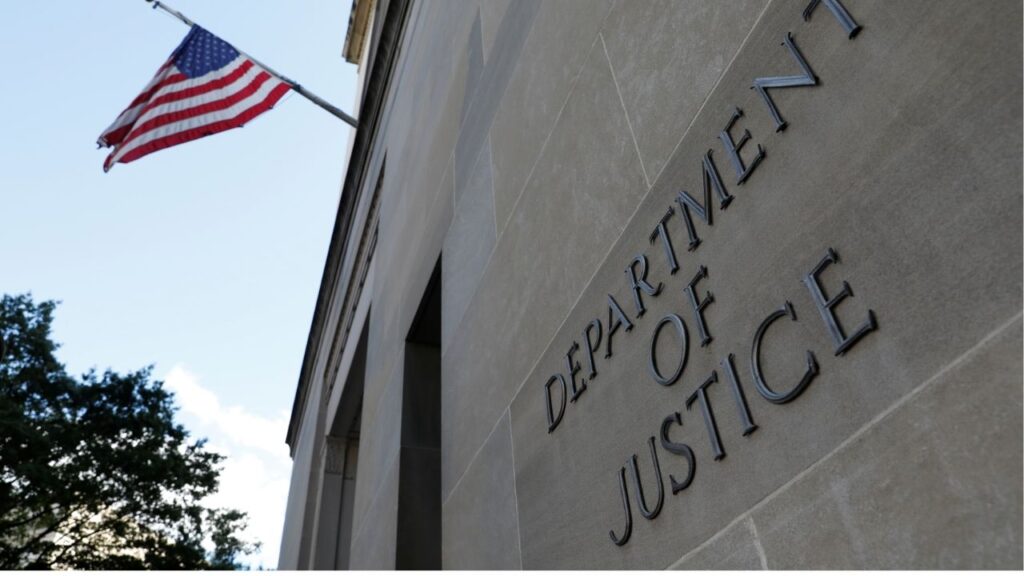 Signage is seen at the United States Department of Justice headquarters in Washington, D.C., U.S., August 29, 2020. (REUTERS/Andrew Kelly/File Photo)